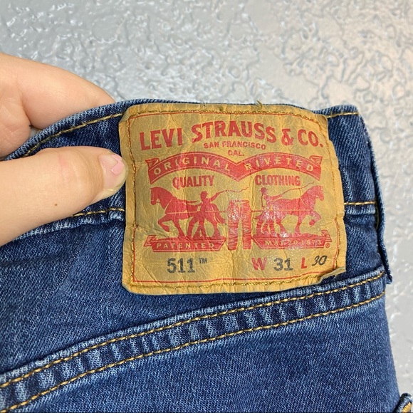 LEVI’S MENS MEDIUM WASH STRAIGHT LEG JEANS {31/30} - Picture 4 of 7
